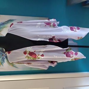 2xl kimono in light purple with pink roses.